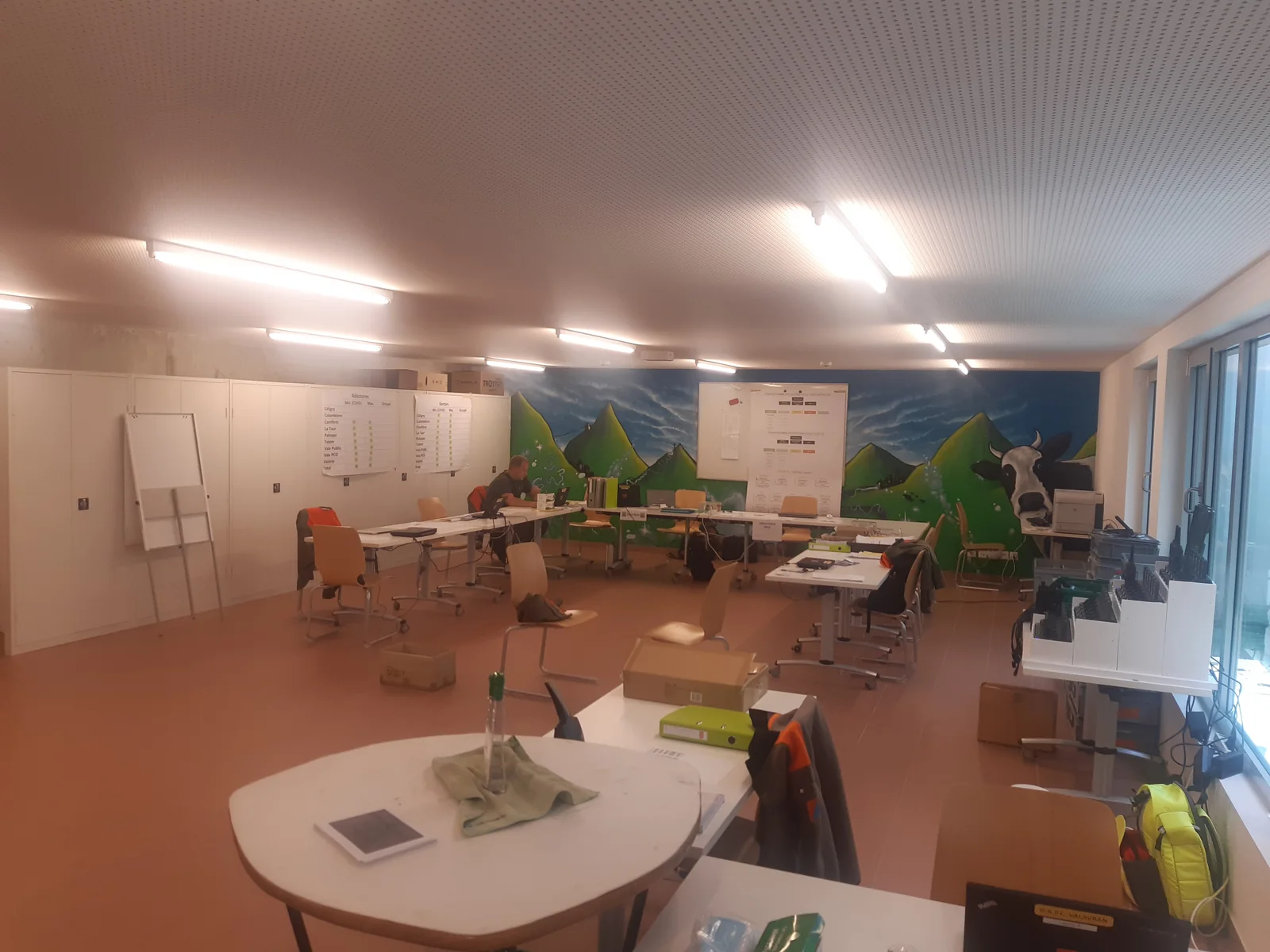 Espace de travail des équipes mobilisées au printemps 2020.